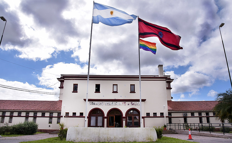 Se realizará este lunes el izamiento de la bandera  del colectivo LGBTIQ+ en los mástiles del CD